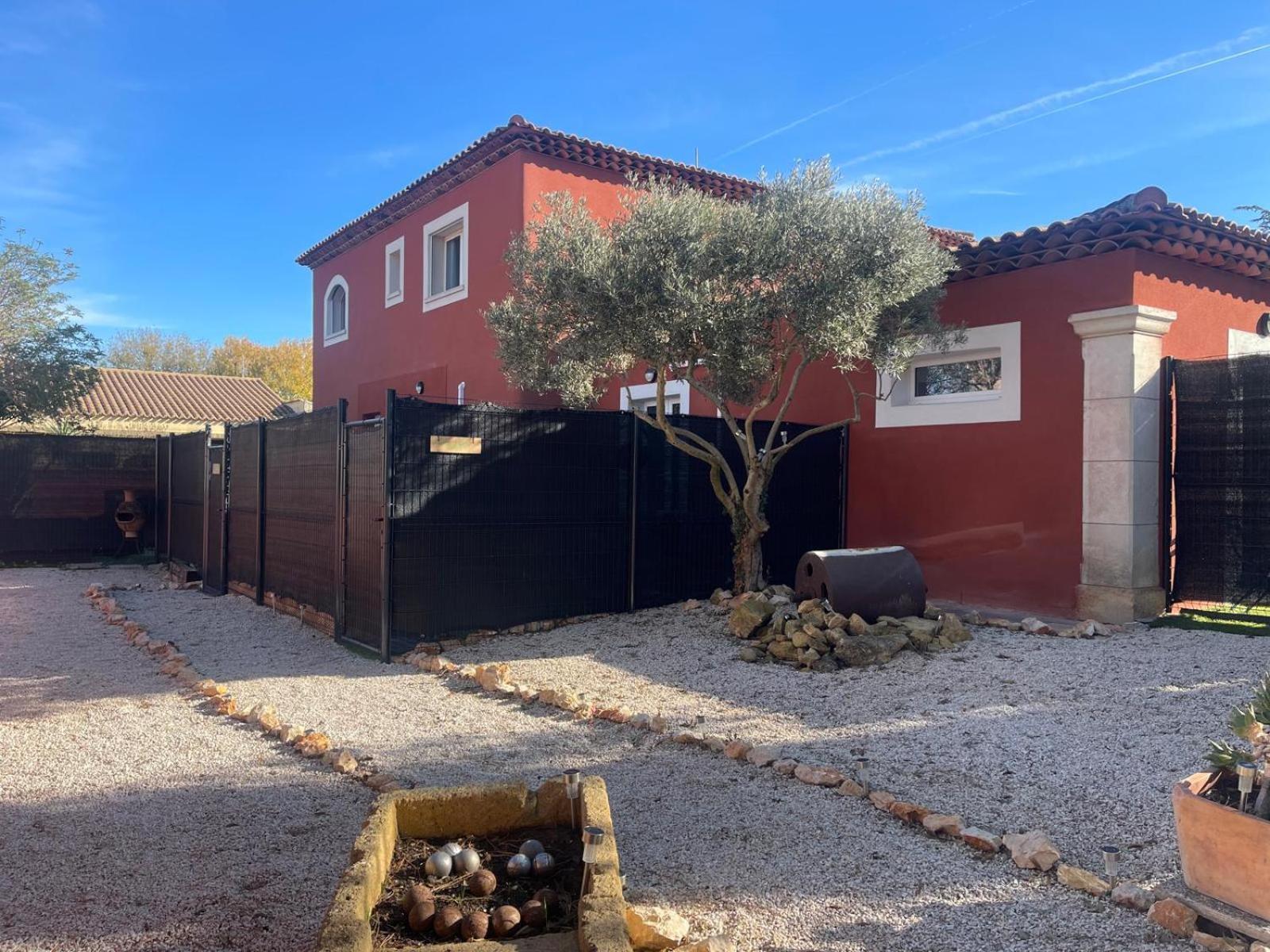 La Casa Bella Aparthotel Gignac-la-Nerthe Exterior foto